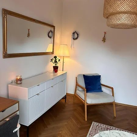 Unique With Beautiful Balcony Apartmán