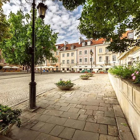 Unique With Beautiful Balcony Varšava